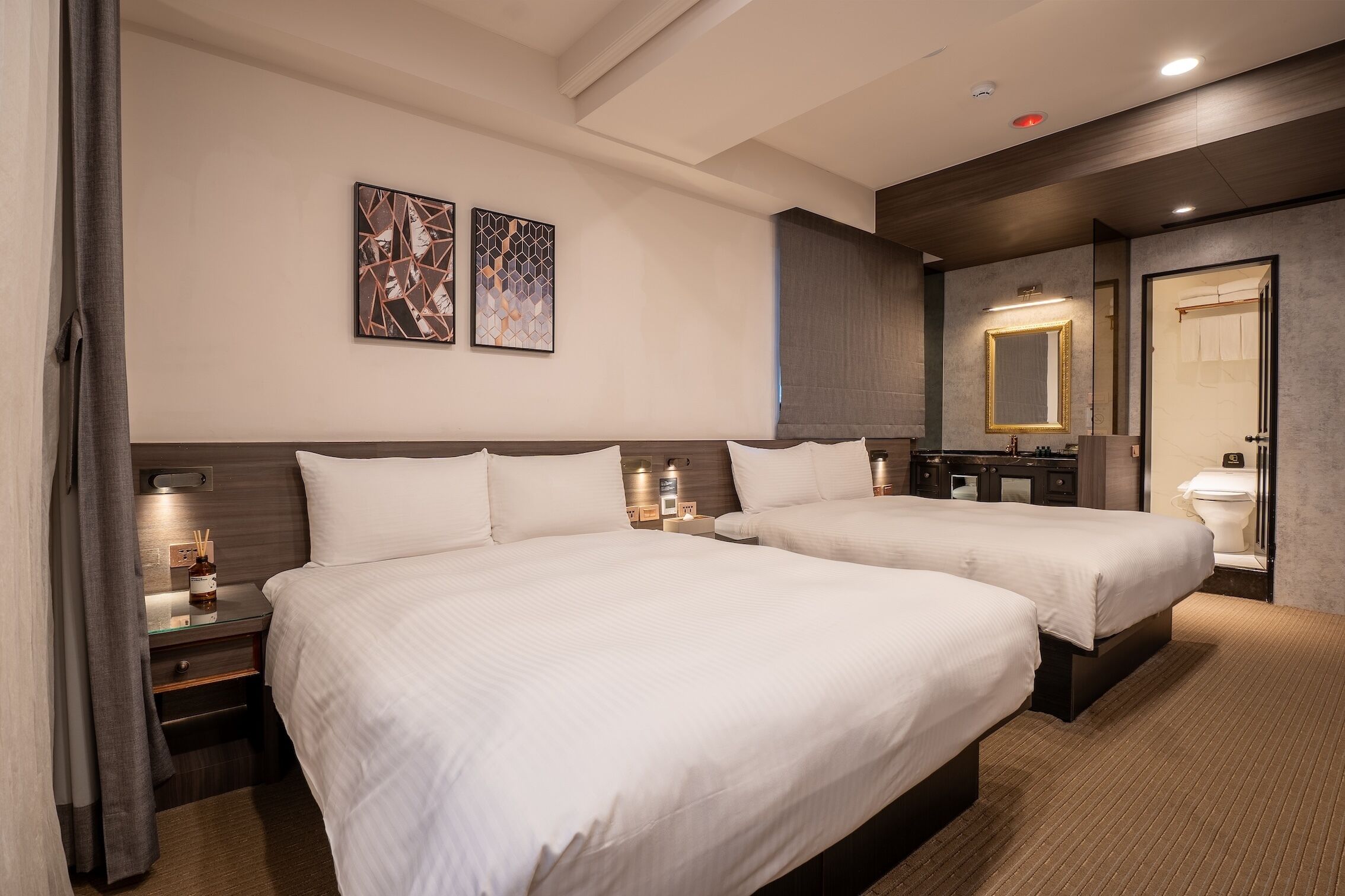 deluxe quadruple room | 1 bedroom, premium bedding, desk, laptop workspace