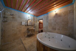 Suite with Spa Bath | Bathroom | Free toiletries, hair dryer, slippers, towels - Travel Inn Cave Hotel (Nevsehir)