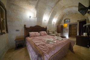 Deluxe Queen Room with Pool | 房內夾萬、隔音、免費 Wi-Fi