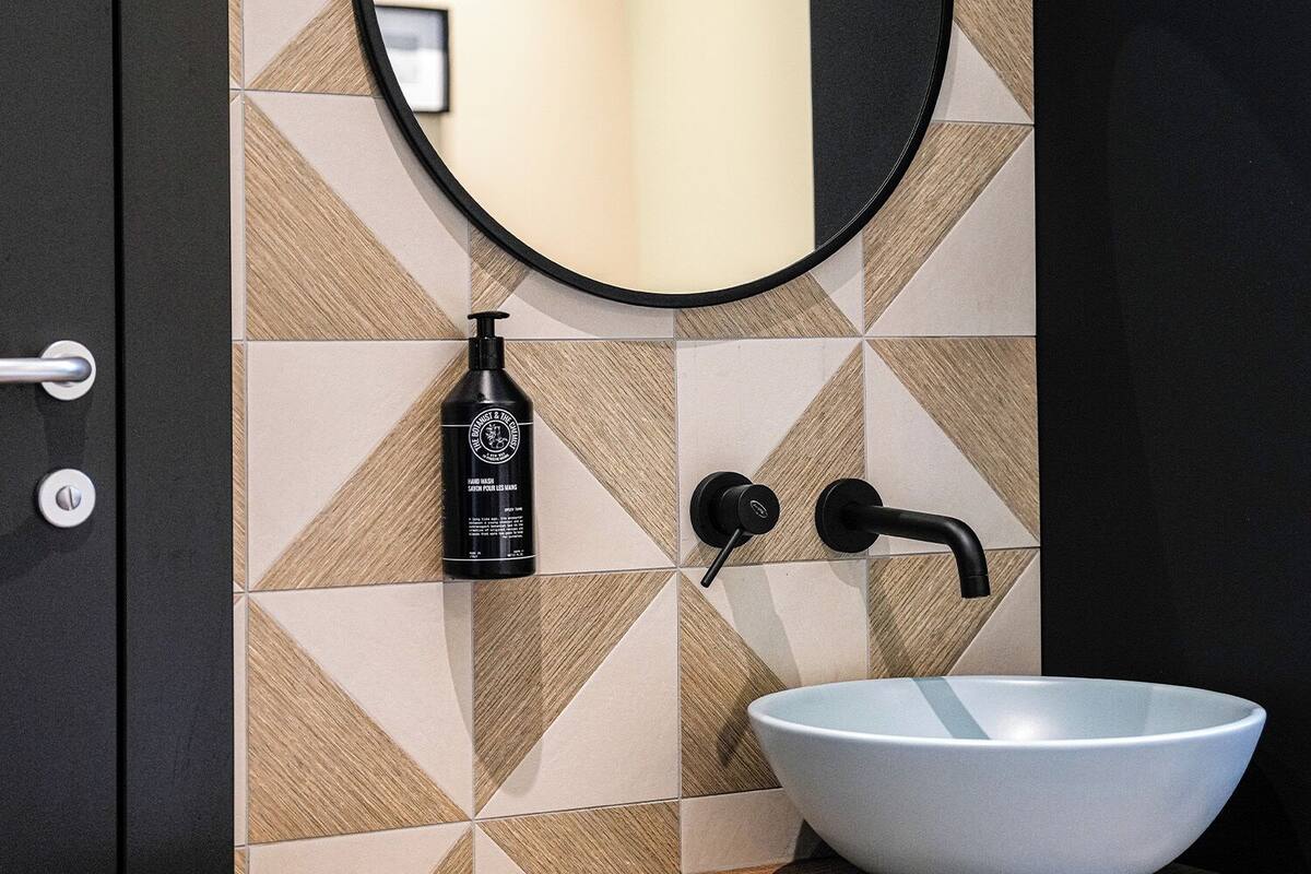 free toiletries, hair dryer, bidet, towels