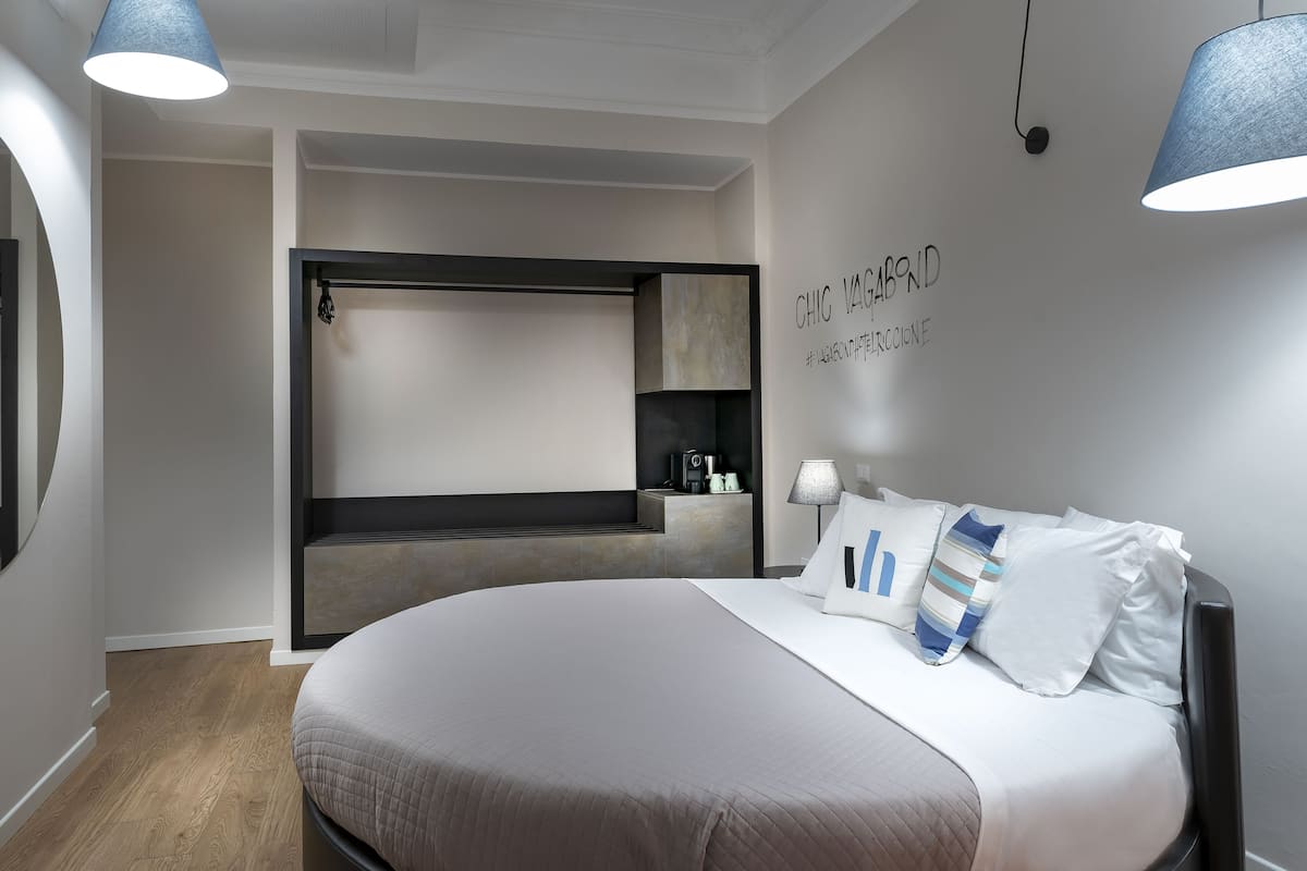 double room, jetted tub | jetted bathtub