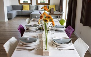 Spécialités Cuisine locale et internationale