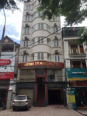 Front of property - Quynh Trang Hotel (Hai Phong)