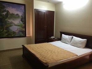 Desk, free WiFi - Quynh Trang Hotel (Hai Phong)