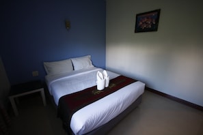 Standard Double Bed  | Desk, free WiFi - Panta Resort (Thoeng)
