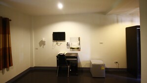 Standard Budget Double Bed  | Room amenity - Panta Resort (Thoeng)
