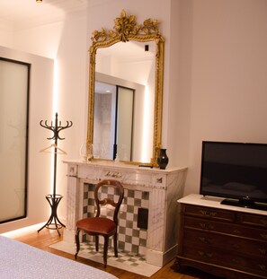 Comfort Double Room, Garden View | Egyptian cotton sheets, premium bedding, individually decorated - Albert Molière (Brussels)