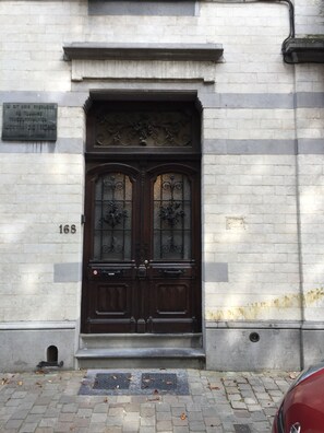 Entrée de l’hébergement