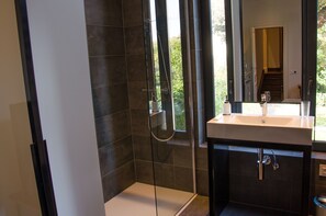 Dobbeltrom – superior | Vask på badet