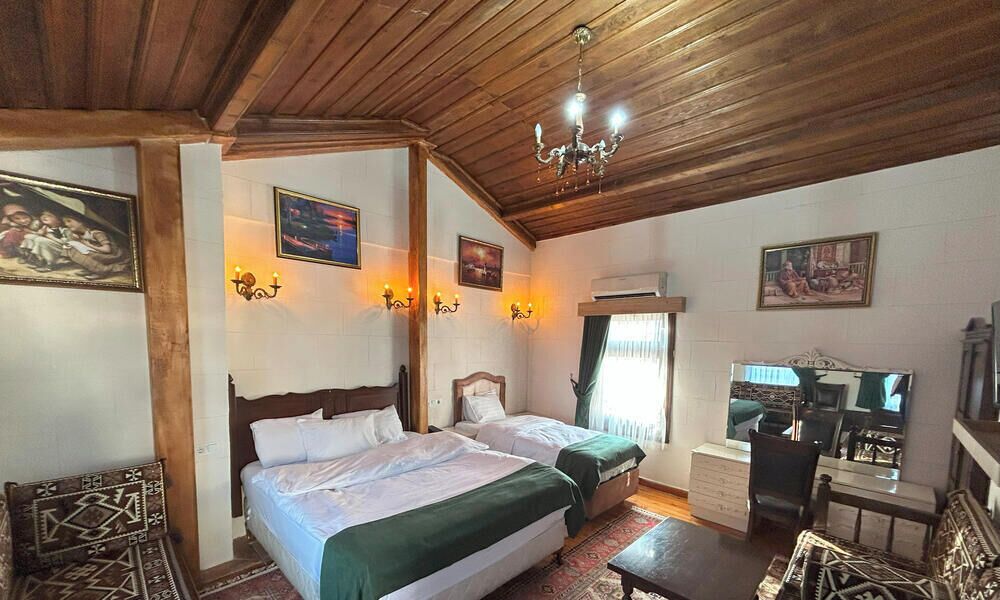 Standard Room | Bathroom | Shower, free toiletries, hair dryer, slippers