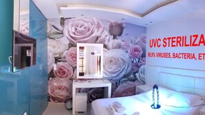 Minibar, két bảo mật tại phòng, bàn 