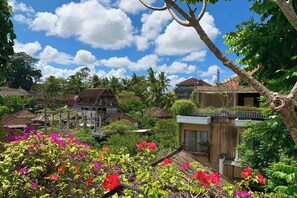 Deluxe Double Room, Bathtub | Individually decorated, individually furnished, free WiFi, bed sheets - Hotel Puriartha Ubud (Ubud)