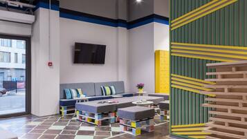 Coin salon dans le hall