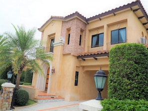 Literie de qualité supérieure, minibar, coffres-forts dans les chambres