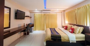 Superior Double Room | In-room safe, desk, free WiFi - ZEN Rooms LK Metro (Pattaya)