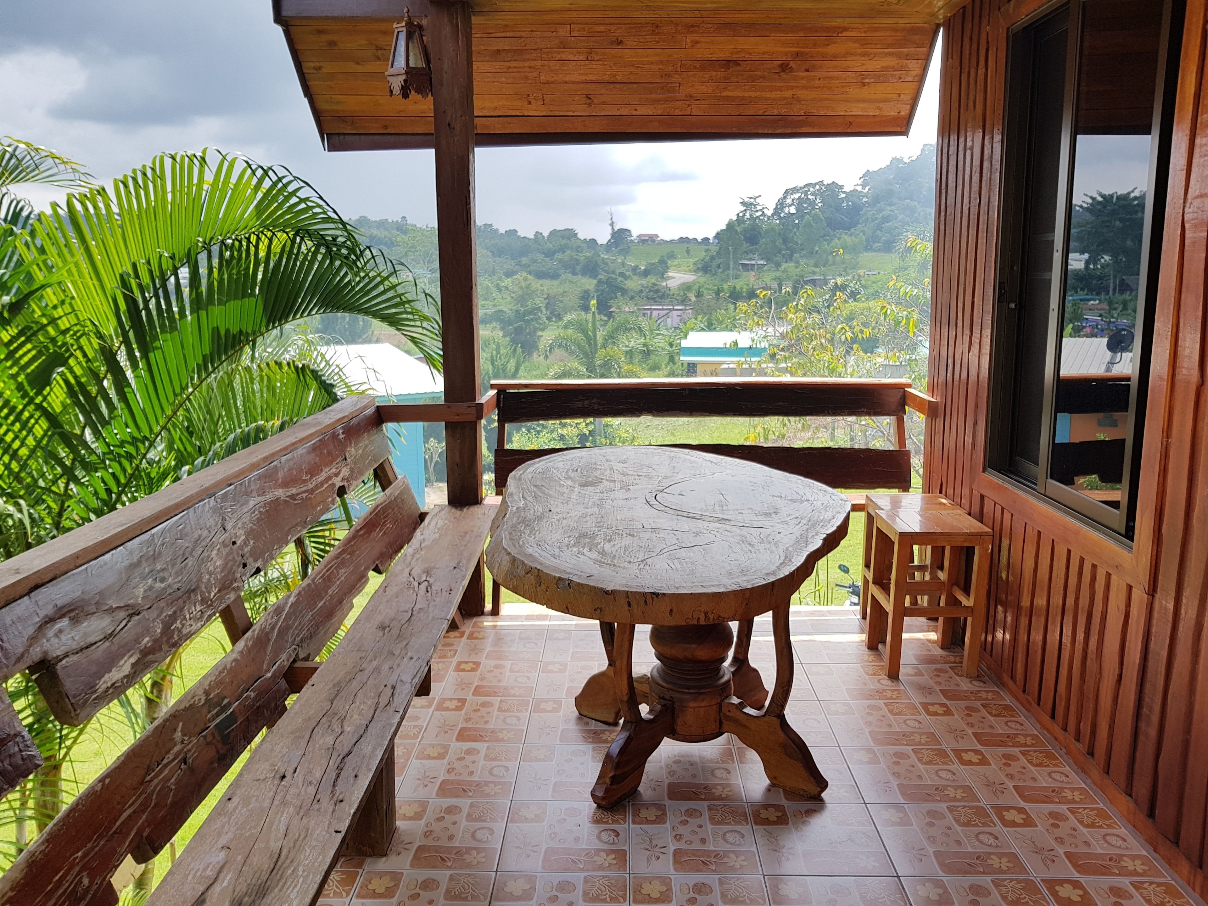 Family Bungalow for 10 | 陽台