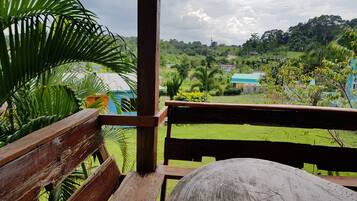 Family Bungalow for 10 | Balcony