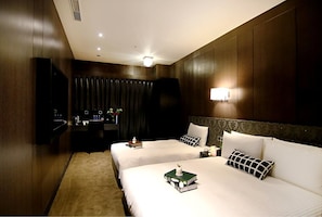 Classic Triple Room, No Windows | In-room safe, individually decorated, desk, free cribs/infant beds - Taipei AP H Imperial (Taipei)