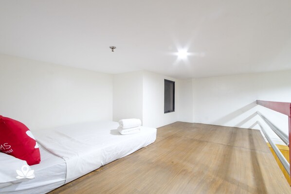 Habitación (Loft) | Escritorio, wifi gratis y ropa de cama 