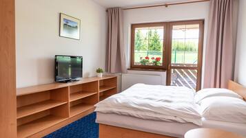 Double Room, Balcony | In-room safe, desk, blackout drapes, free WiFi