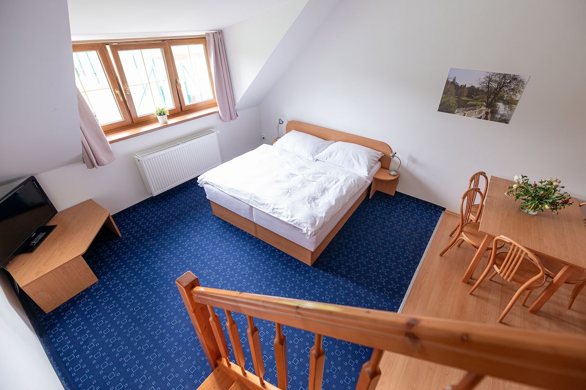 Junior Duplex, 1 Bedroom, Courtyard View