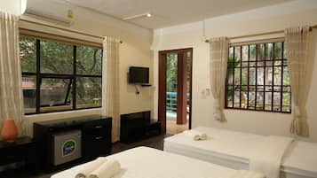 Family Mountain view | Courtyard view