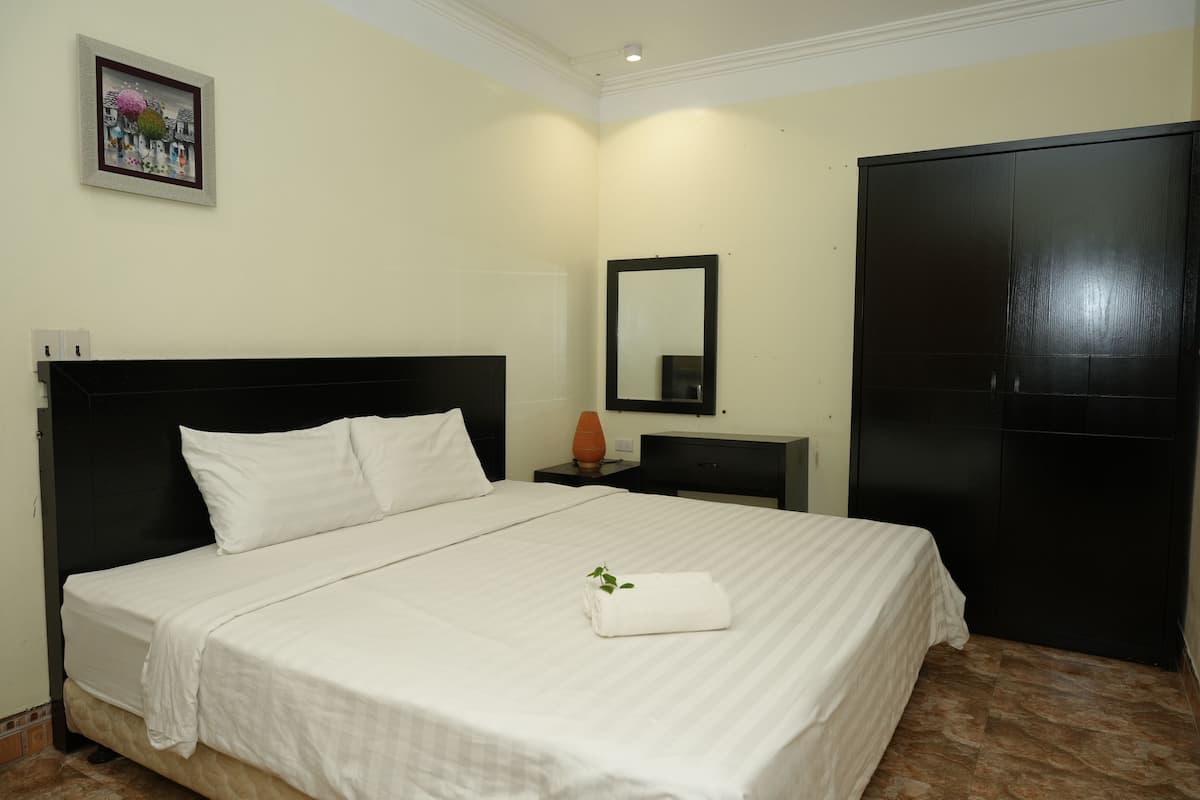 Minibar, in-room safe, soundproofing, free WiFi