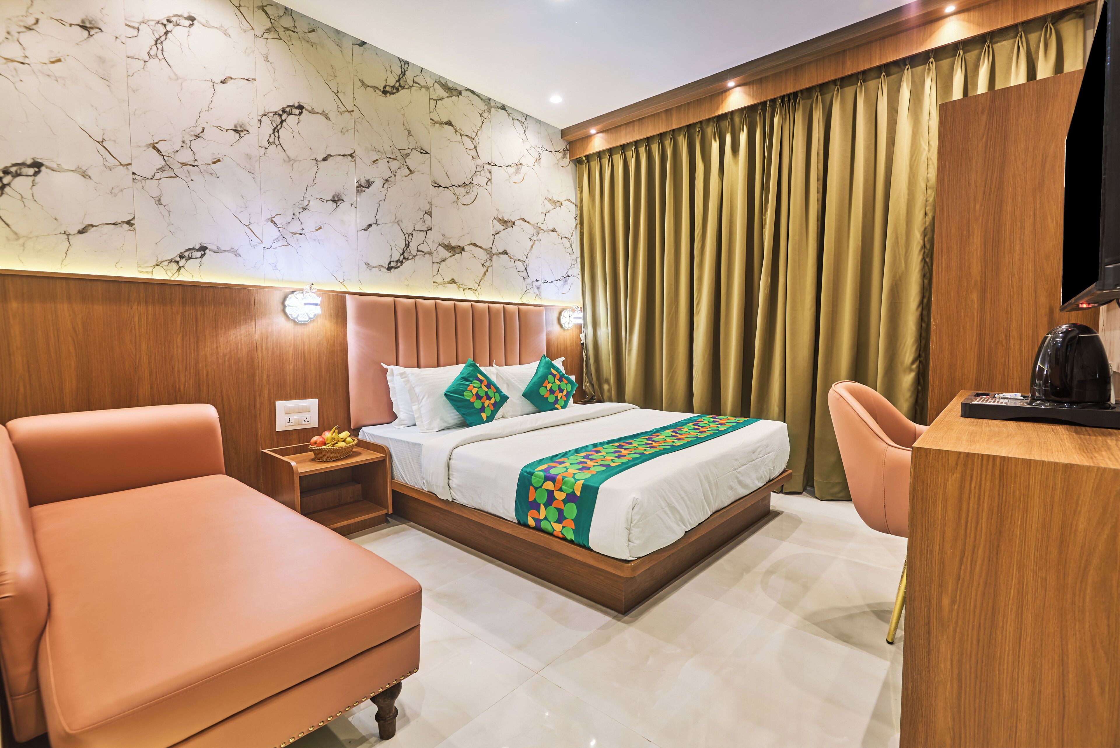 Premium Room | In-room safe, desk, free WiFi, bed sheets