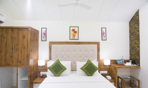 Quarto standard | Cofres nos quartos, escrivaninha, Wi-Fi de cortesia, roupa de cama