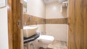 Standard Room | Bathroom | Shower, free toiletries, towels, soap - Treebo Amber International Mumbai Airport T2 (Mumbai)