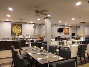 매일 뷔페 아침 식사(1인당 THB 150)