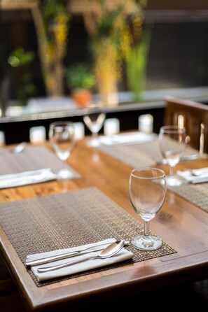 Dagelijks ontbijtbuffet (THB 150 per persoon)