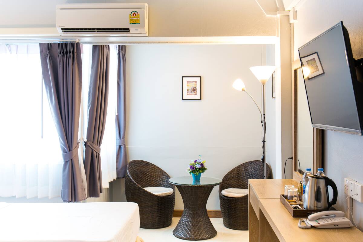 Deluxe Double Room | In-room safe, blackout drapes, WiFi (free)
