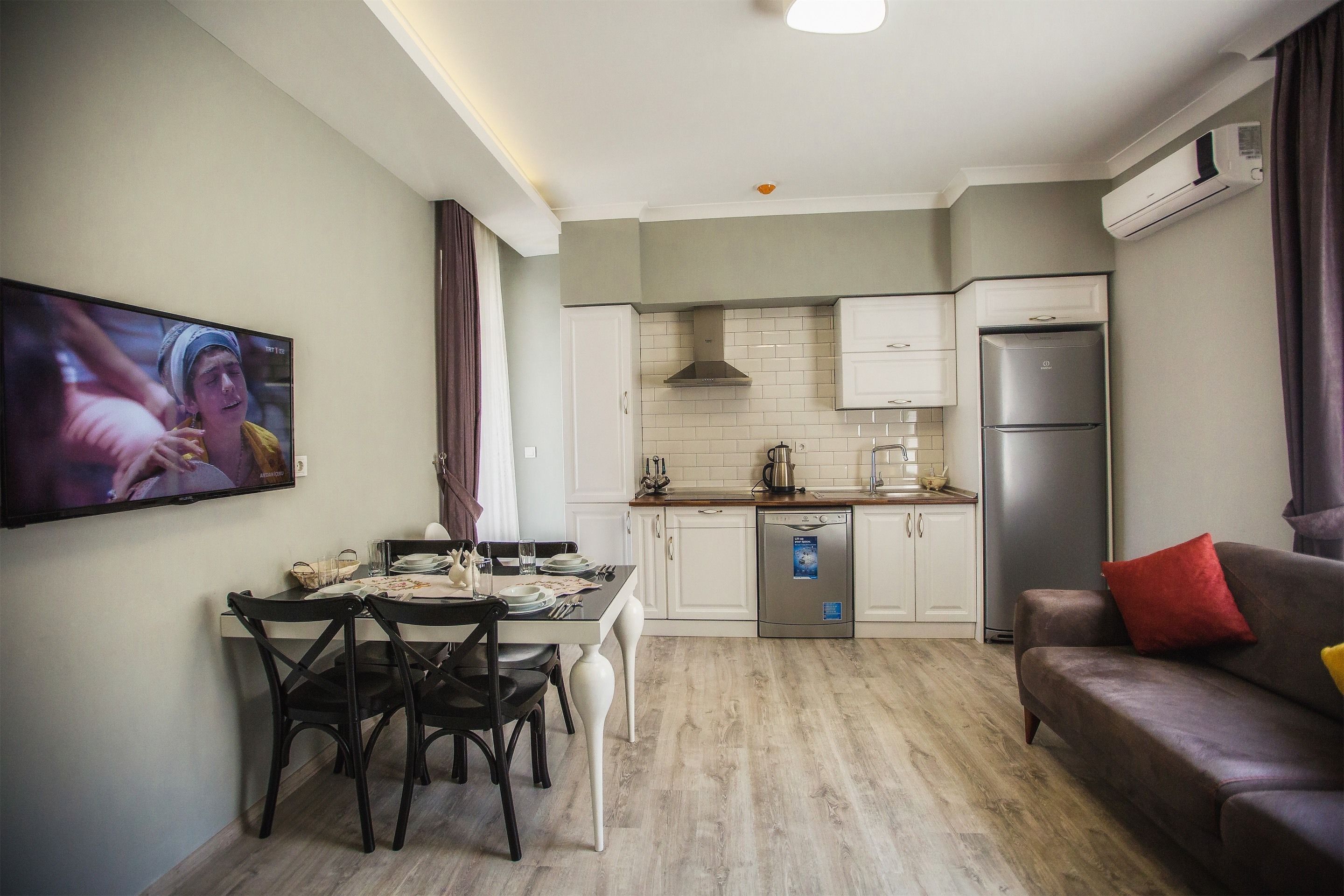 apartment, 3 bedrooms | living room | lcd tv