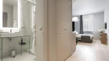 Quarto casal conforto | 1 quarto, roupas de cama antialérgicas, frigobar, cofres nos quartos
