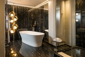 Exclusive Penthouse | Bathroom | Shower, free toiletries, hair dryer, bathrobes - Il Decameron Luxury Design Hotel  (Odesa)