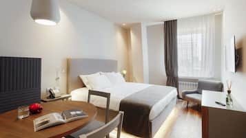 Comfort Double Room | 1 bedroom, hypo-allergenic bedding, minibar, in-room safe