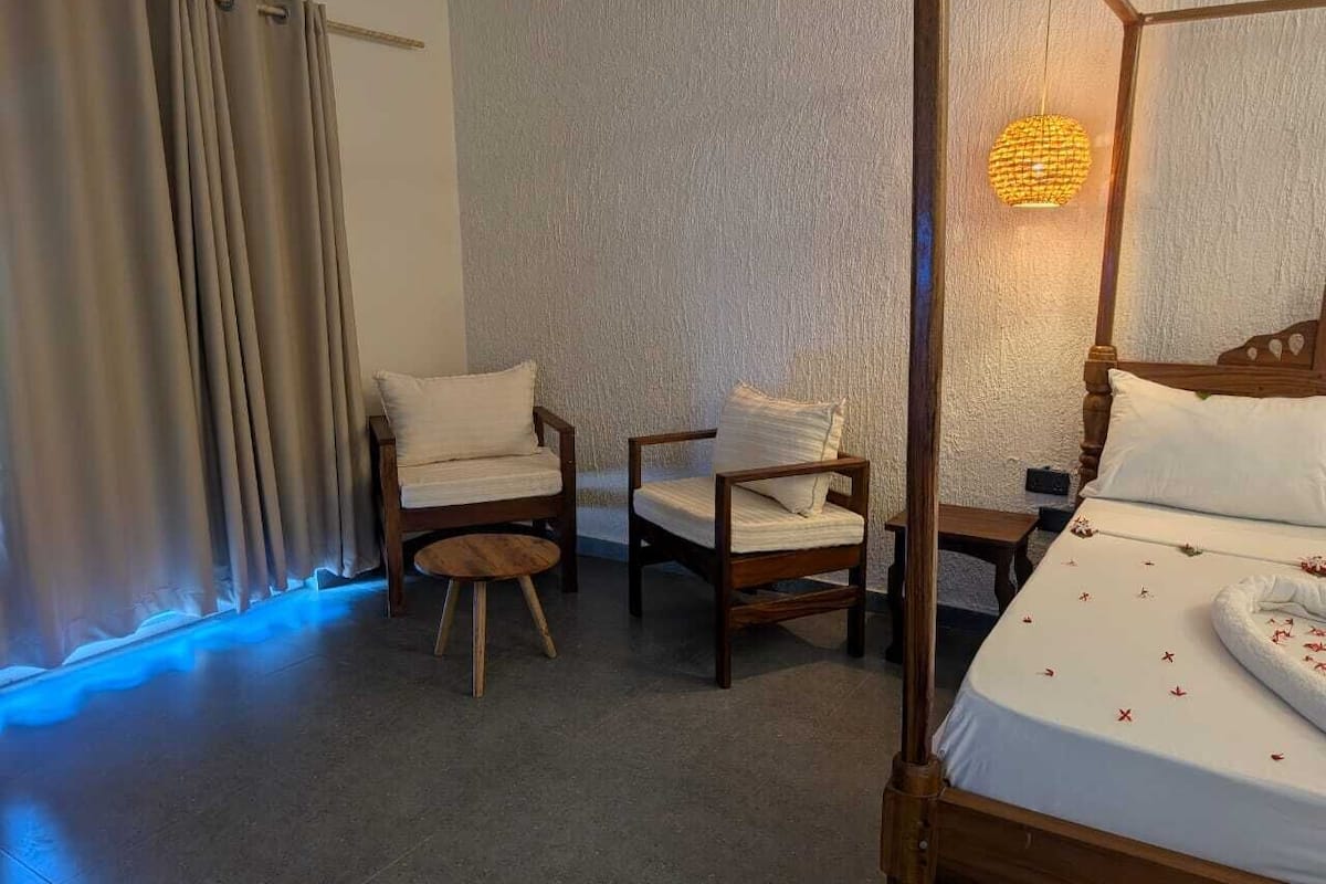Signature dubbelrum - havsutsikt | Minibar, värdeförvaringsskåp på rummet och skrivbord