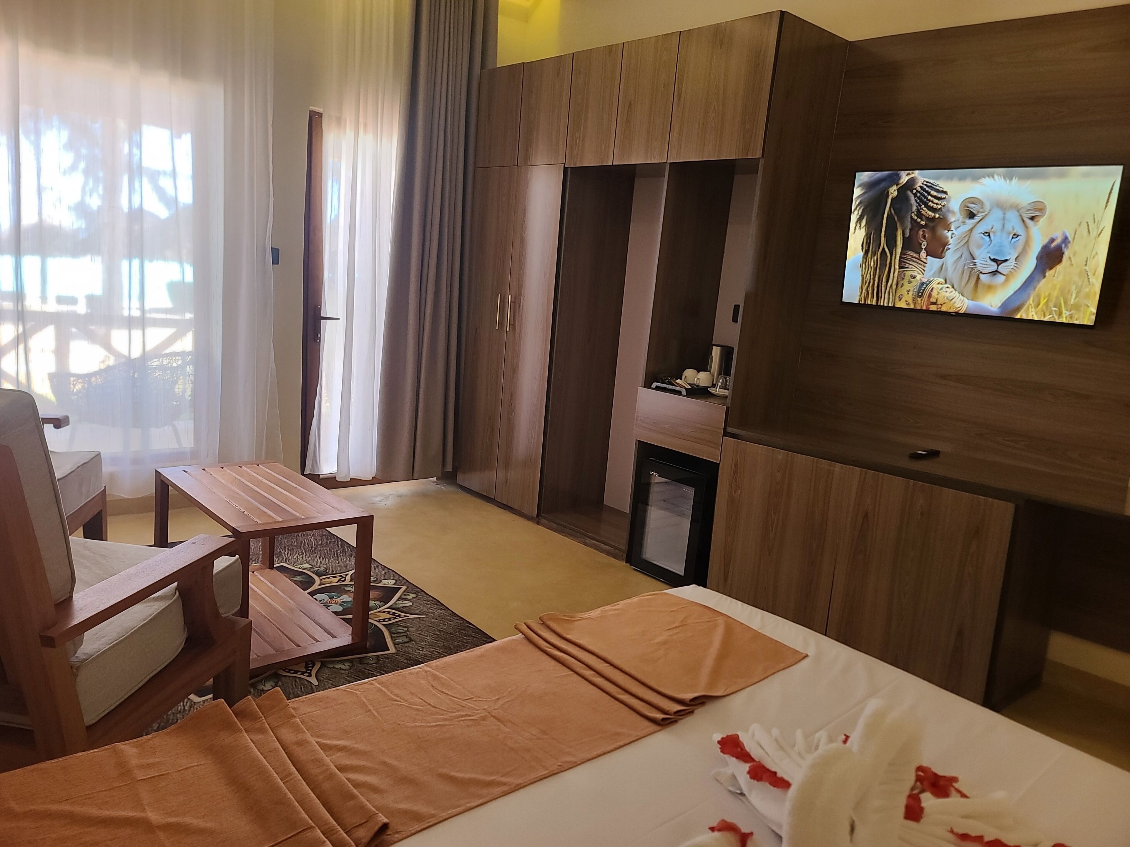 Luxury Double Room, Oceanfront | In-room safe, individually furnished, desk, laptop workspace