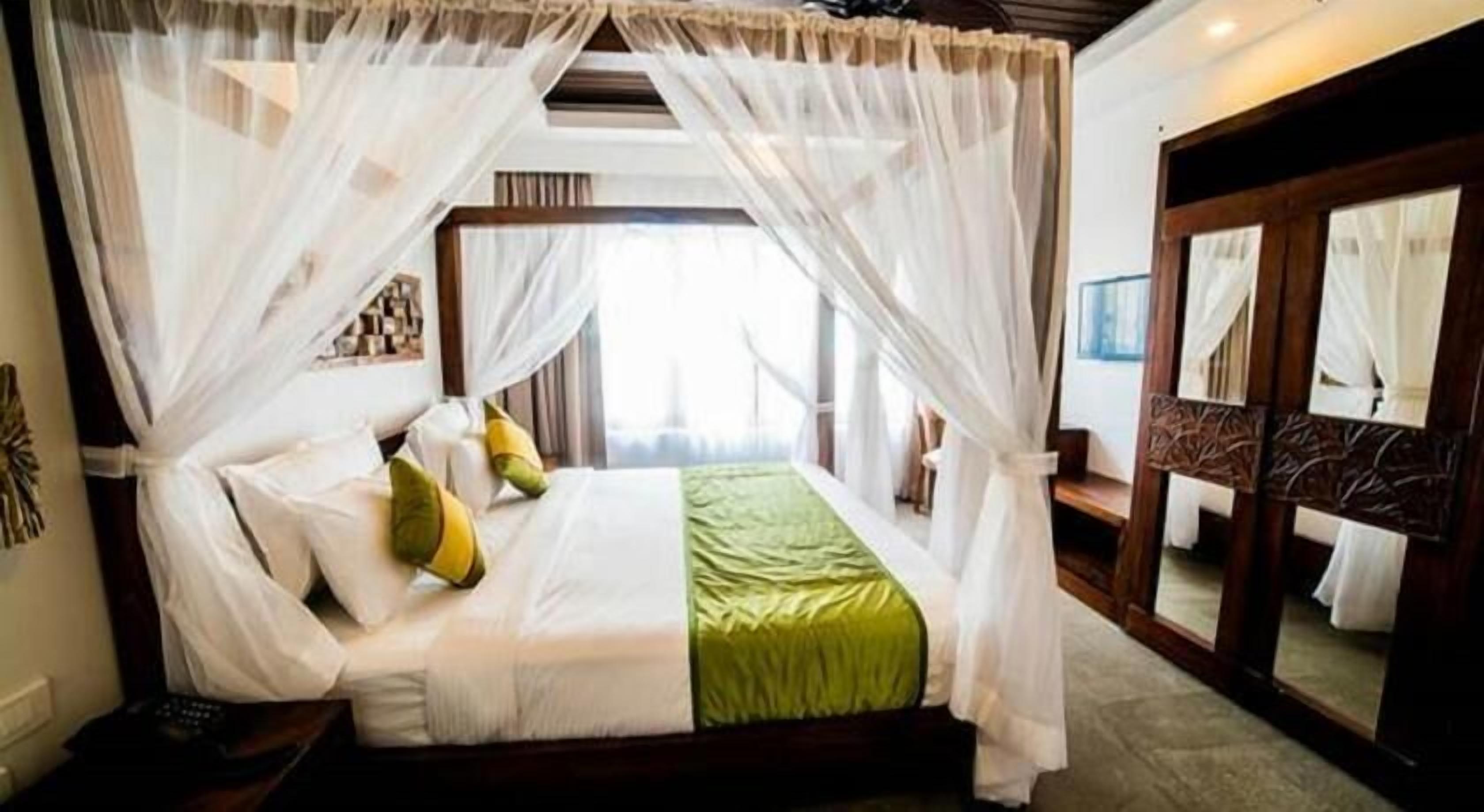 Sábanas de algodón egipcio, ropa de cama de alta calidad y minibar 