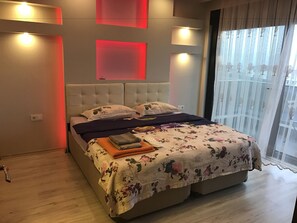 Villa | 6 bedrooms, premium bedding, iron/ironing board, free cots/infant beds