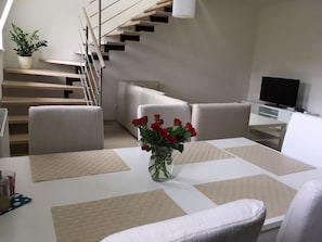 Duplex (Aircondition) | In-room dining - Spa Apartments Bulharska (Karlovy Vary)