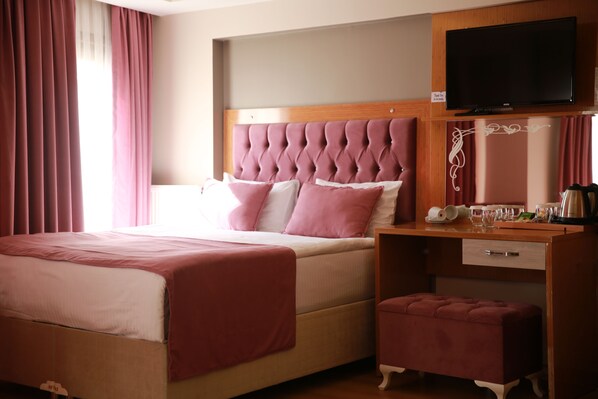 Minibar, in-room safe, soundproofing, free WiFi