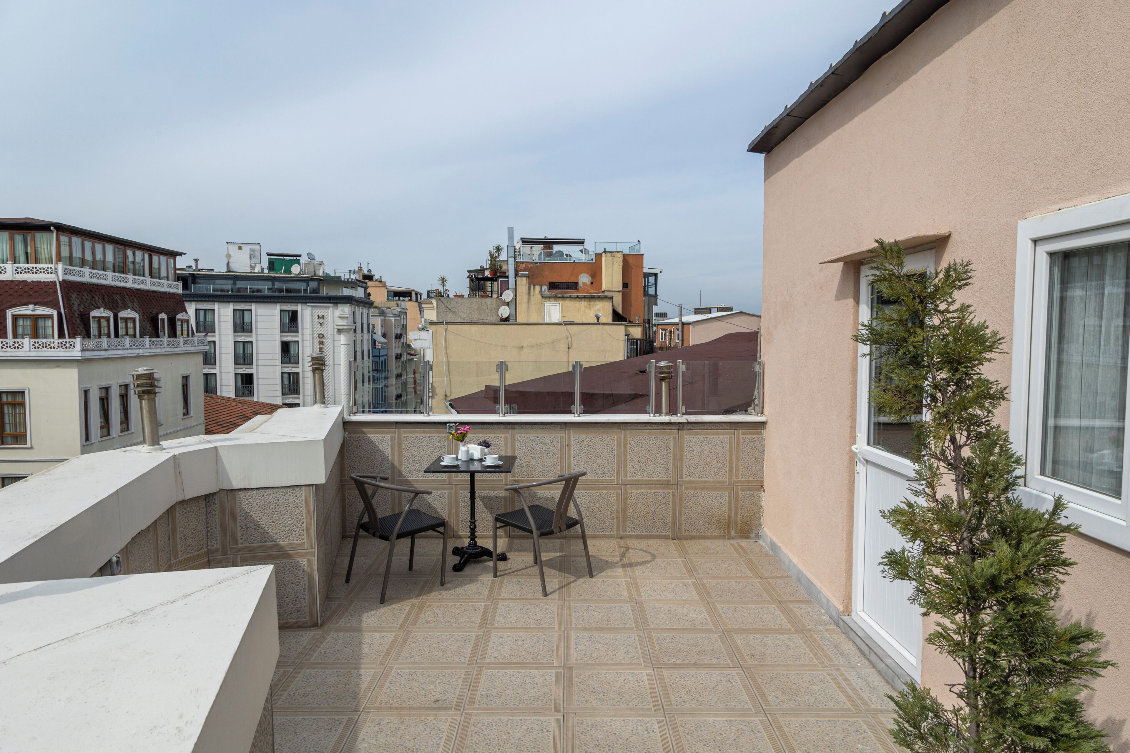 Habitación cuádruple, balcón | Terraza o patio