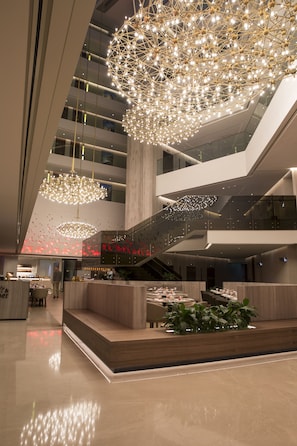 Lobby sitting area - Mysk Al Mouj Hotel (Muscat)