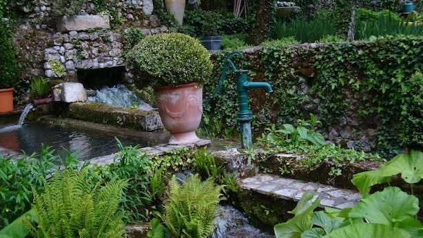 Unclassified image, 1 of 38, button