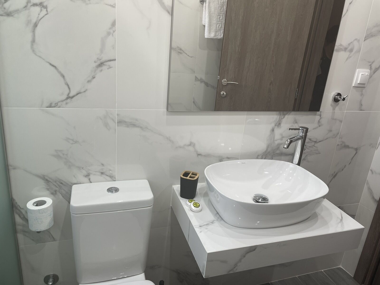 standard double room, 1 bedroom | bathroom | shower, towels