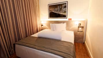 Quarto casal superior | Frigobar, cofres nos quartos, cortinas blackout, quartos à prova de som