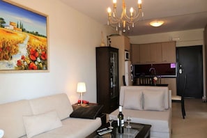 22-inch flat-screen TV with satellite channels, TV - Katerina Hotel Apartments (Preveza)