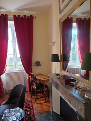 Room - Château de Colombier (Saint-Julien)